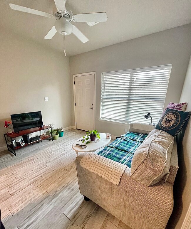Spacious living room