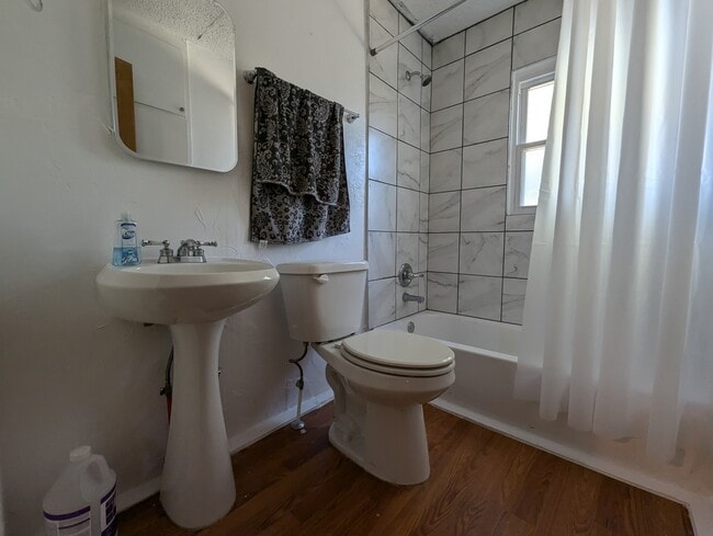 Photo - 101 E Lockheed Dr