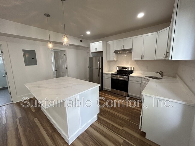 Building Photo - 3 Clearview Ave Rental