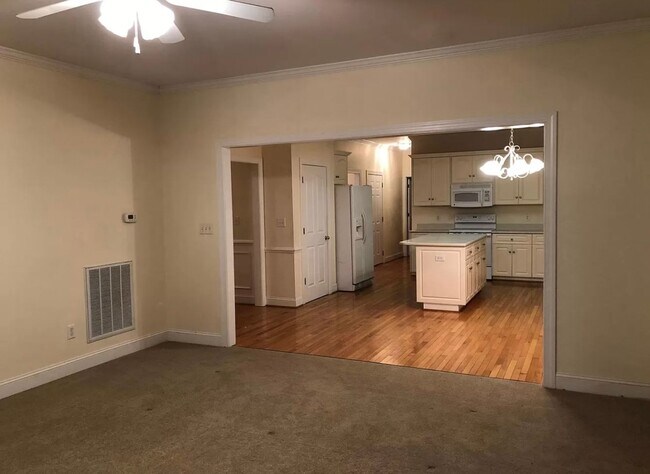 Photo - 5 BR/3 Bath in Willow Pointe (Lake Carolin...