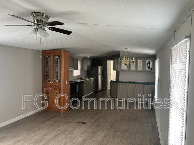 Photo - 188 Golden Oaks Ln