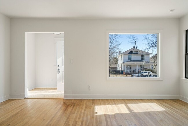 Photo - 1340 S Florence Ave Unidad Florence Avenue Duplex