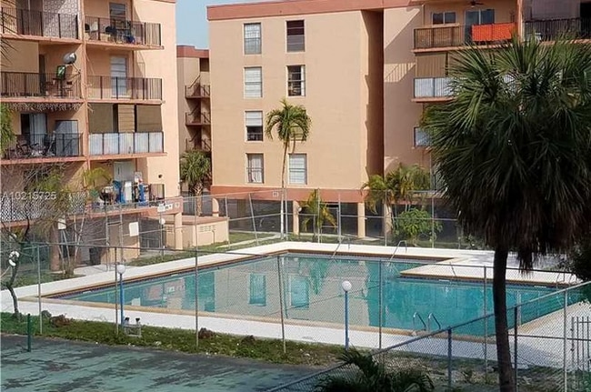 Building Photo - 1990 W 56th St Unit 1319