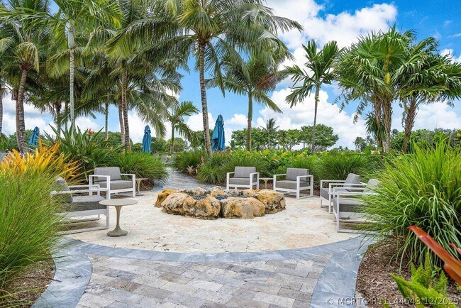 3506 NW Clubside Cir