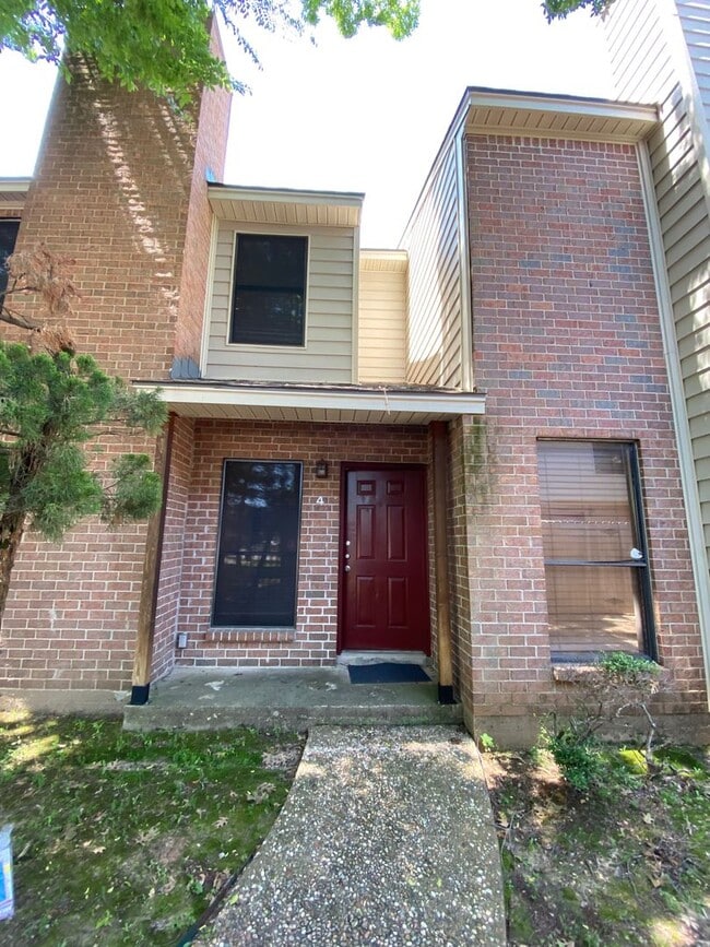 Photo - College Station -2 bedroom/ 2.5 bath - 2 story condo with washer/dryer!!
