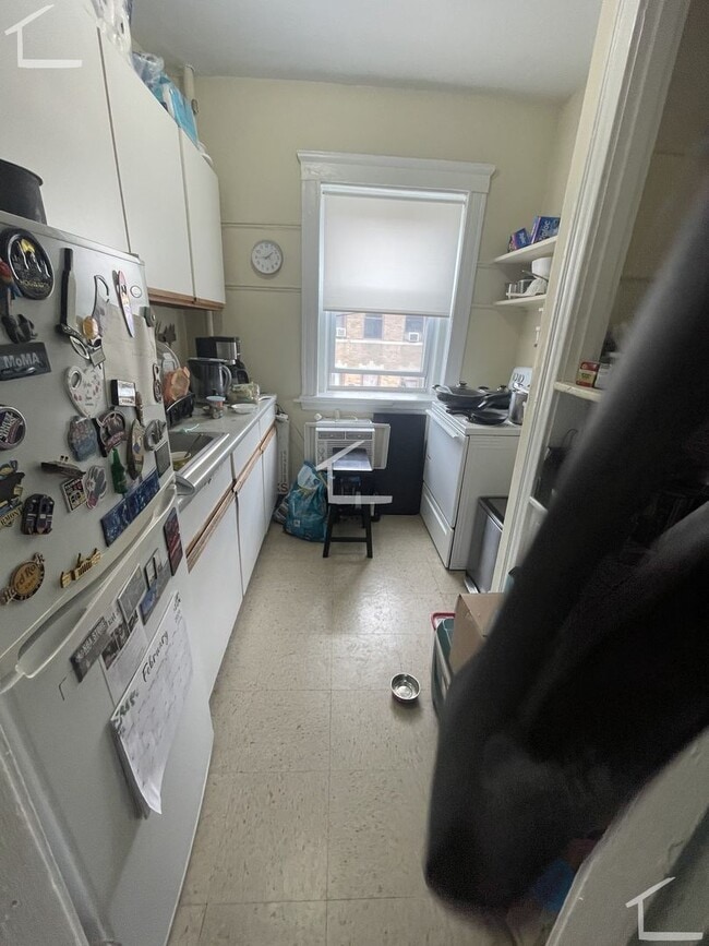 Photo - 9/1 No fee! Spacious 1BR in Allston near Green Line, heat inc!