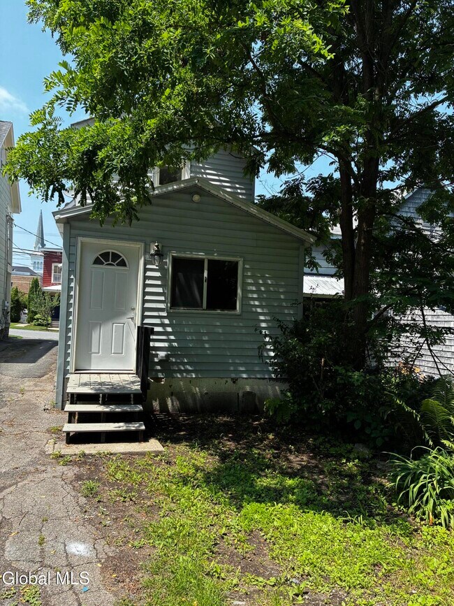 Photo - 44 S Perry St