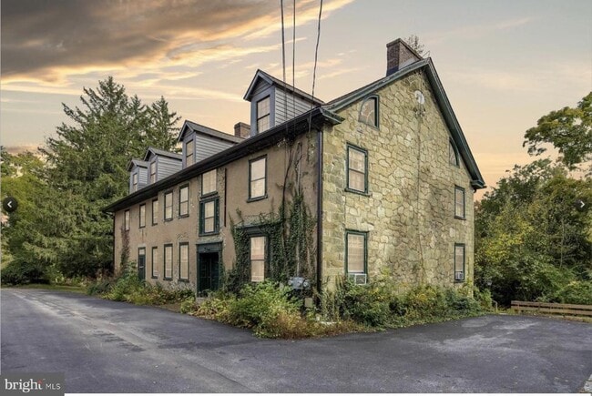 Building Photo - 935 Pottstown Pike