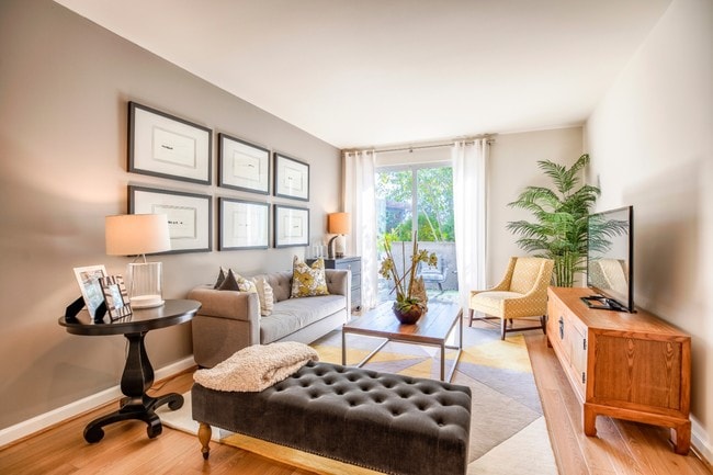 Halstead Square - Lotus & Lofts