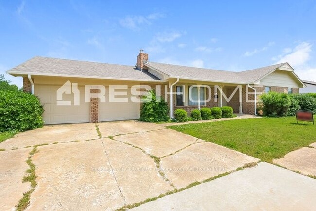 Building Photo - 504 N Avery Dr