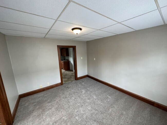 Photo - 3700-3706 E Pulaski Ave - 9 unit Unidad 3700 #3
