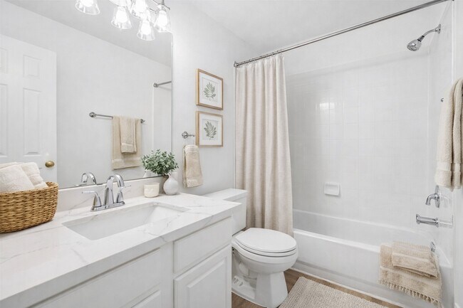 Photo - 211 Blushwood Pl