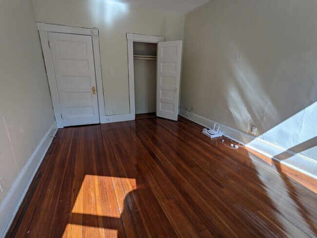 Photo - 1595 Beacon St Unidad 4