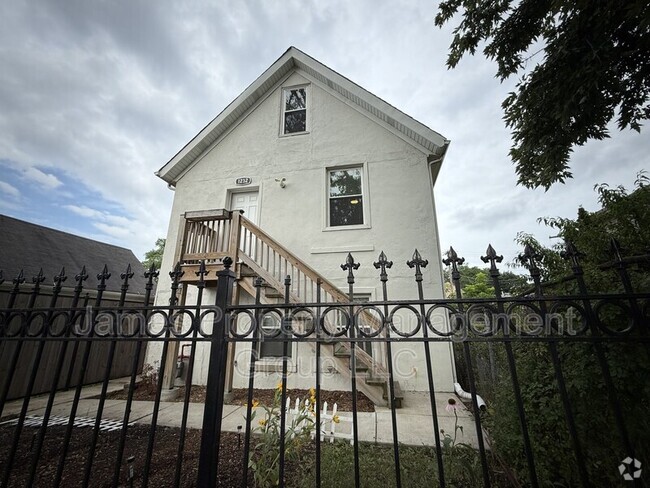 Building Photo - 1232 N Hamlin Ave Rental