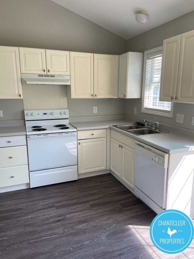 Photo - 1221 Topping Ln