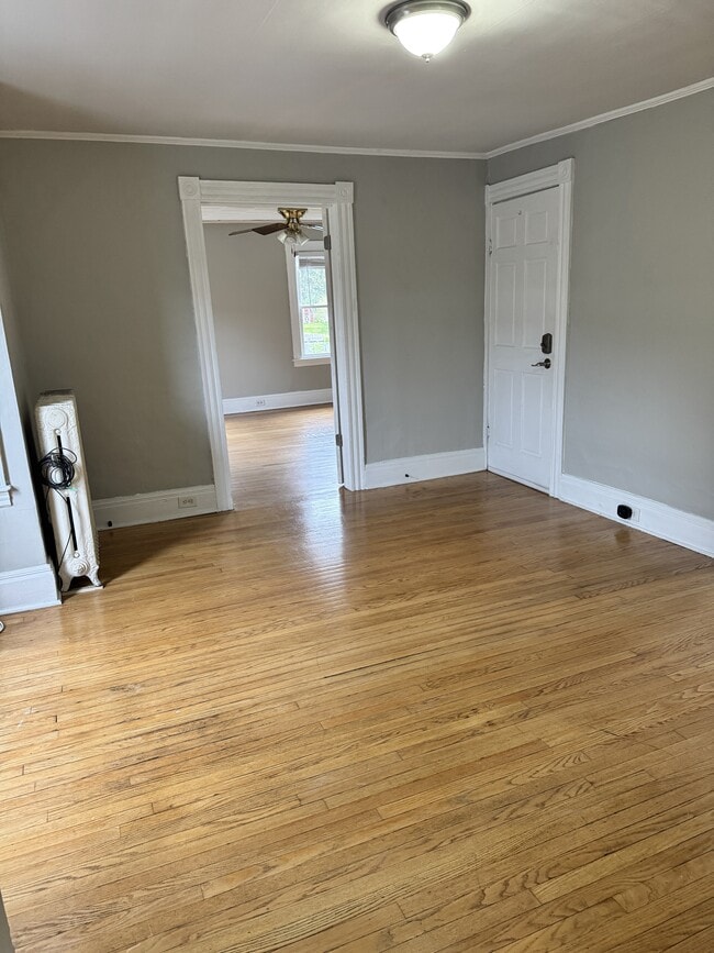 133 N Main St