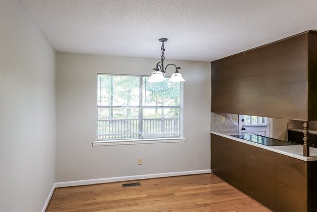 Photo - Gorgeous 4 Bedroom with Spacious Backyard