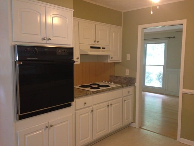 Photo - **ASK HOW YOU CAN MOVE IN WITH NO SEC. DEP.**105 Timberlane Trl: 3BD, 2BA brick ranch on level lo...