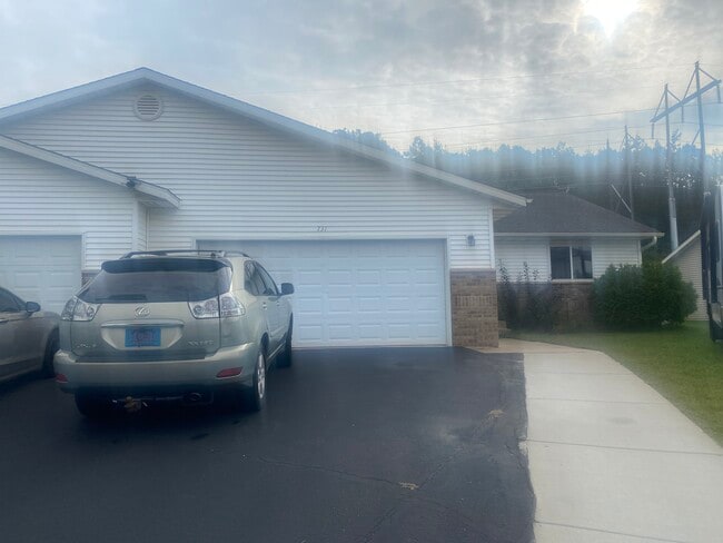Building Photo - 731 Premier Ct Unit Park View Rental
