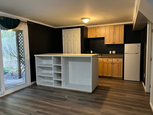 Unique private apt - 500 Meadow Hall Dr Unit 500