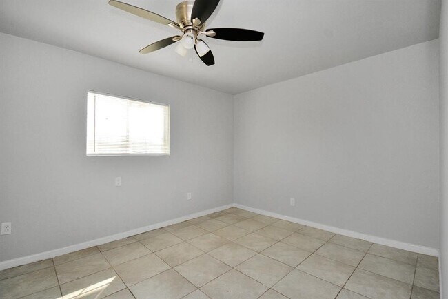 Photo - 8127 Colonial Ln