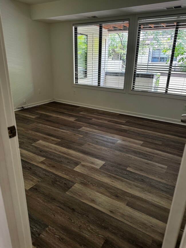 Photo - 9962 Hellingly Pl