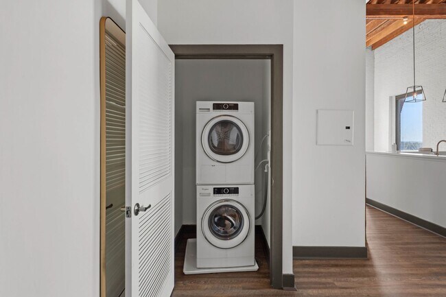 Photo - Peper Lofts @ Laclede's Landing Unidad 3F