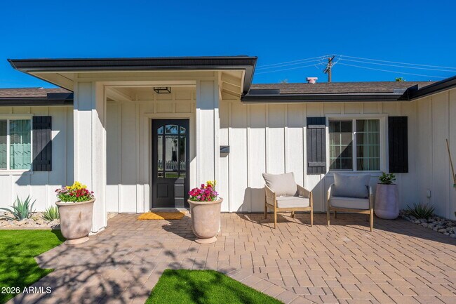 Photo - 4030 E Fairmount Ave