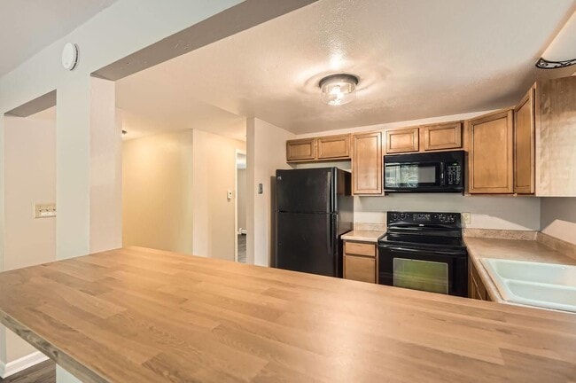 Photo - 4725 S Acoma St