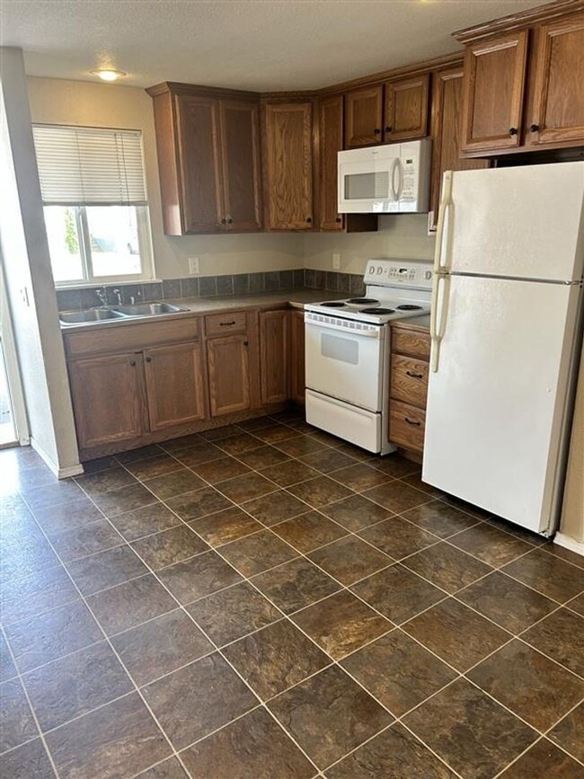 Photo - 108 Baker St Unit 1