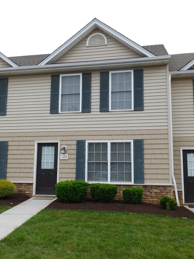 Two Bedroom Townhouse in Tavern Grove! - Two Bedroom Townhouse in Tavern Grove!