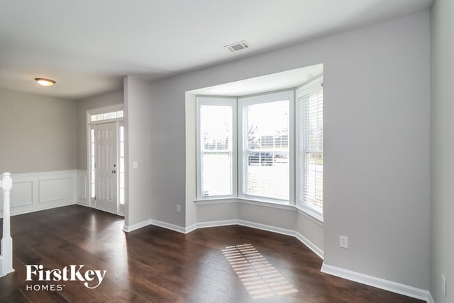 Photo - 97 Oakfield Way