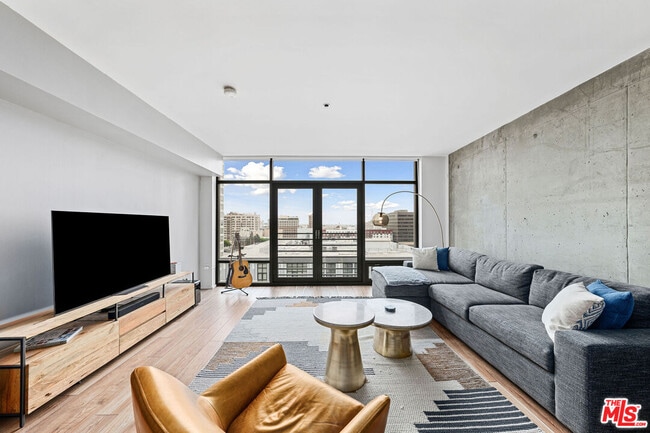 Photo - 1111 S Grand Ave Unit 1111