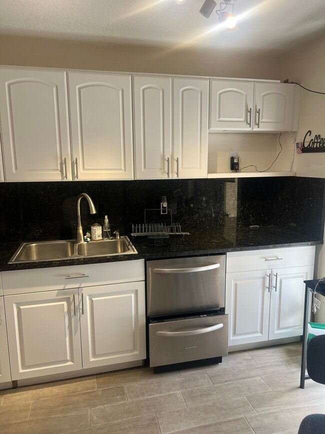 Photo - 2318 Waterside Dr
