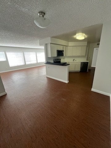 Photo - 17440 Burbank Blvd Unit 101