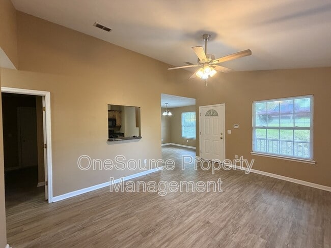 Photo - 203 B W Roberts St