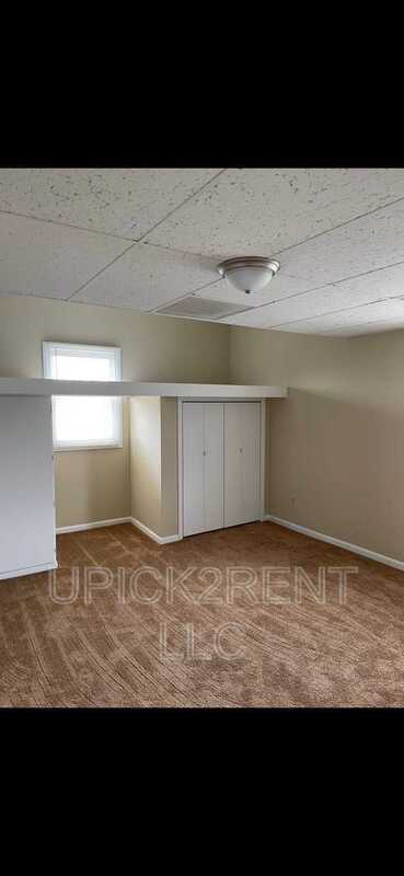 Photo - 11301 Main St