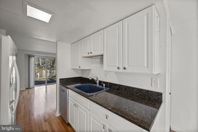 Photo - 5451 Endicott Ln