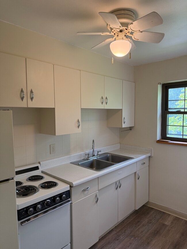 Photo - 280 Boyd Dr Unit 5