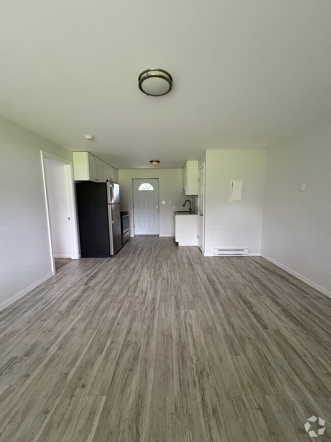 Building Photo - 129 Cosey Beach Ave Unit A5 Rental