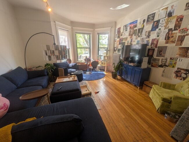 Photo - 3815 N Wilton Ave