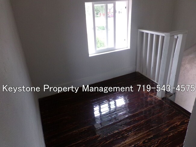 Photo - South- side Apartment  1 Bedroom/1 Bath  $775/$775 washer/dryer included Unit 823 Brown Ave. #B