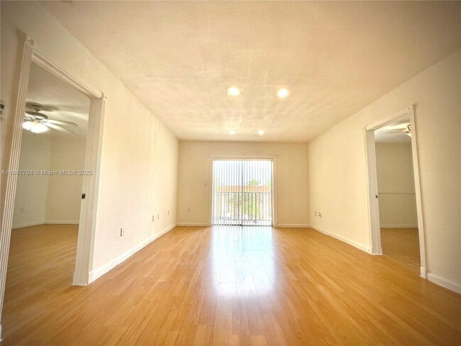 Photo - 4705 NW 7th St Unidad 305-7