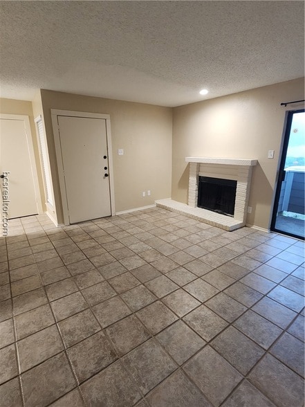 Photo - 1901 Holleman Dr W Unidad 201