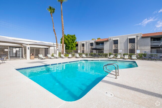 Pool - Shadow Ridge Apartments