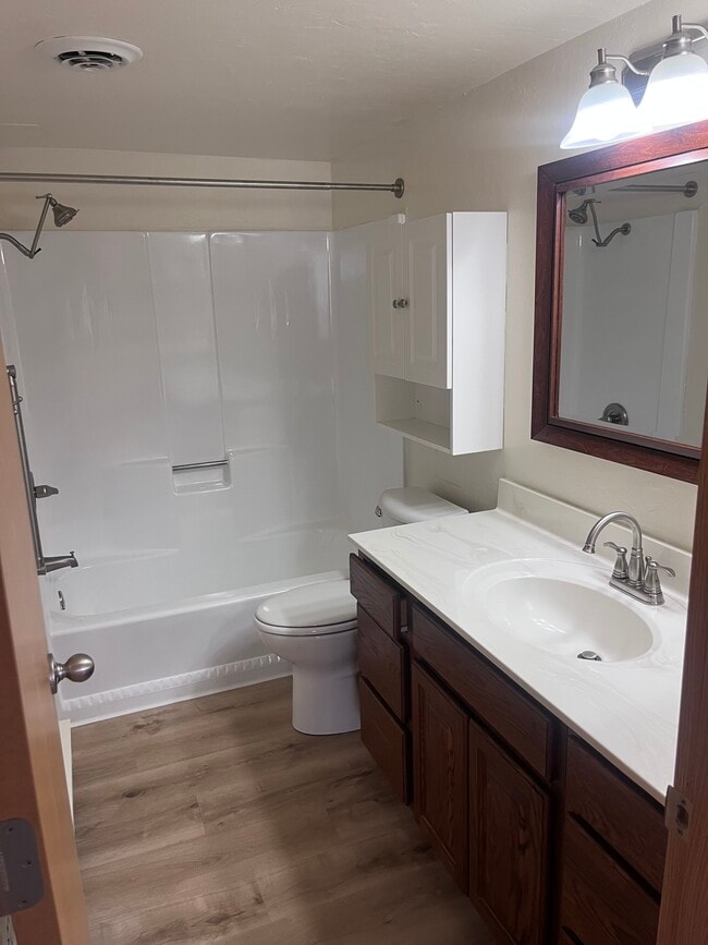 Forestview Ct. Apartments