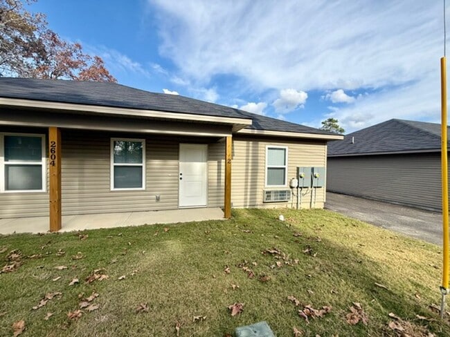 Building Photo - 2604 Hurricane Lake Rd Unit 2