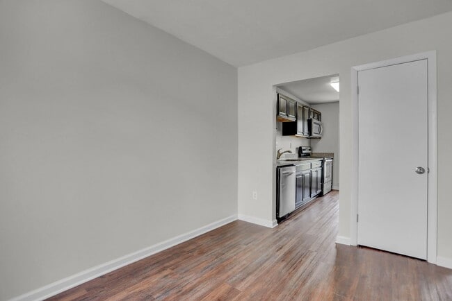 Photo - 1885 Brookside Dr