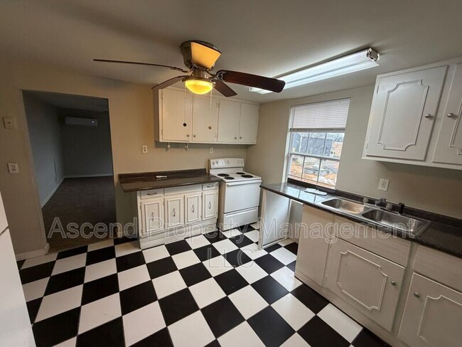 Photo - 2111 Chamberlain Ave.