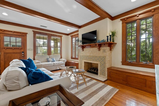 Building Photo - 16 1/2 Carrera St Unit ID1281962P Rental